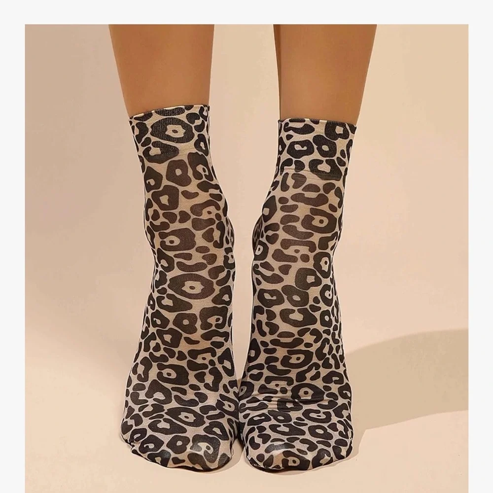 🆕 5 pairs Leopard & Cow Print Sheer Ankle Socks - Pack of Mixed Animal Prints